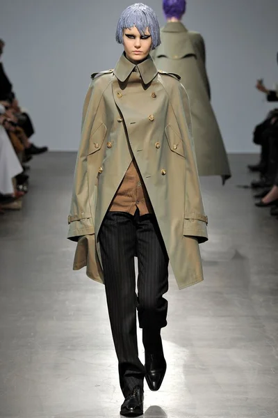 Look 17
